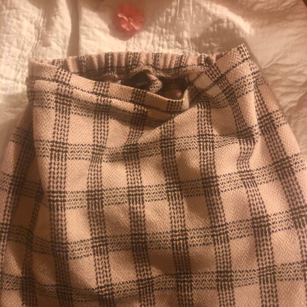 Pink plaid stretchy mini skirt size medium tweed like material by wild fable